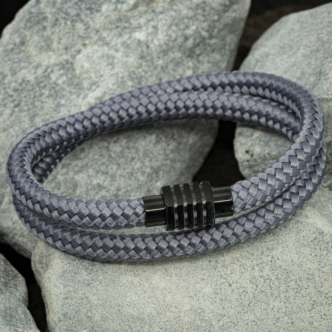 Eigenes Paracord-Armband schwarz – graues Seil
