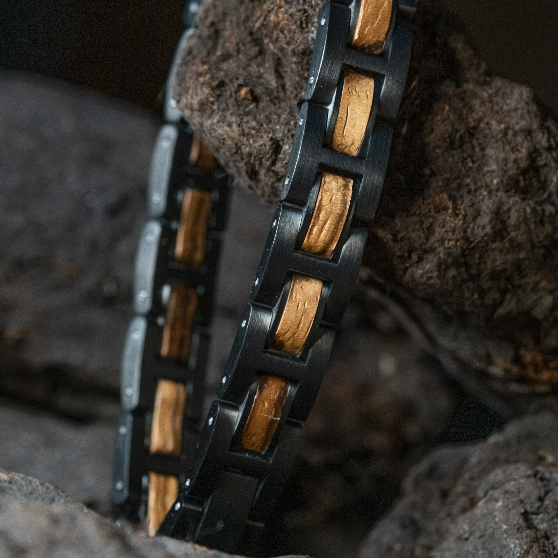 Matterhorn (Zebrano / Zwart) - Houten armband