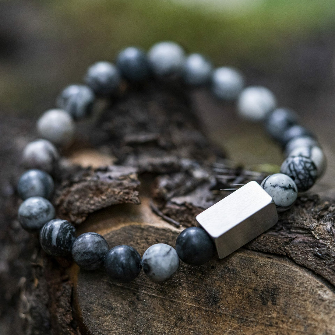 Schwarzer Seidenstein – Armband aus Natursteinperlen