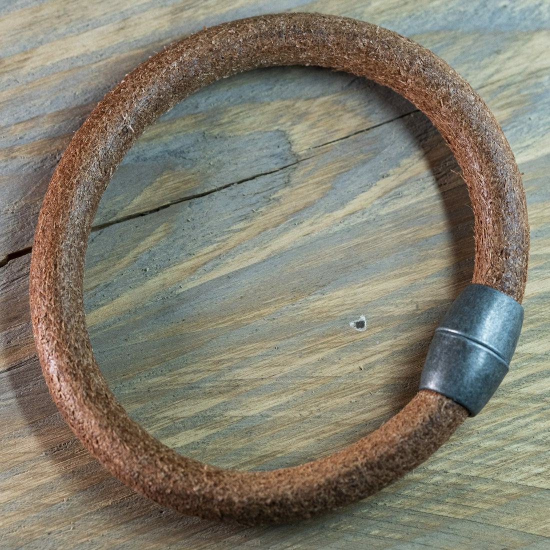 Robuuste Viking armband - rond licht bruin leren Armband 8mm